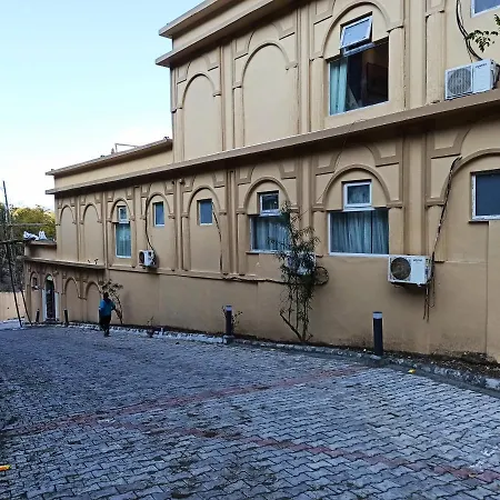 Hotel Le Roi Lake View Koti-2
