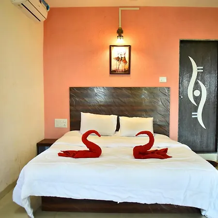 Meridian Villa - Besides Valley View With Swimming Pool & Strawberry Farms-2