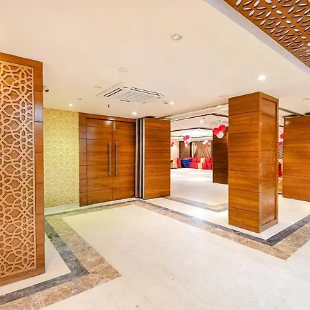 Capital O 16172 Hotel Radiant-3