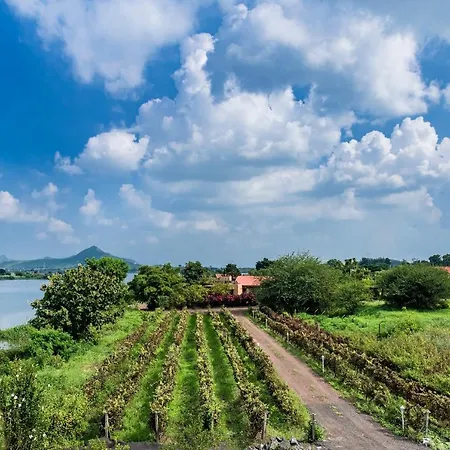Saffronstays Rose Vineyard: Lakefront Pet-Friendly Villa in Nashik-3