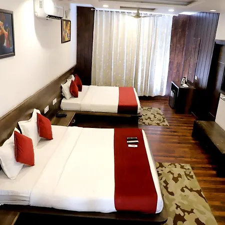 Hotel Hollywood Heights Near Railway Station-3
