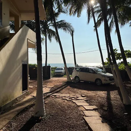 Kizhunna Rock Beach House-2