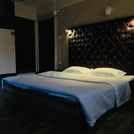Hotel Royal Inn And Restaurant-3