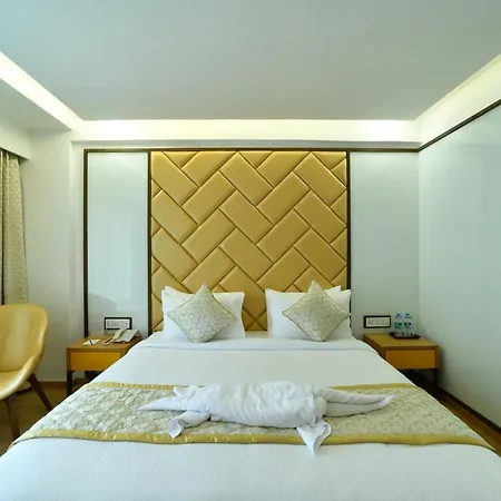 The President Hotel, Kumarapark-2