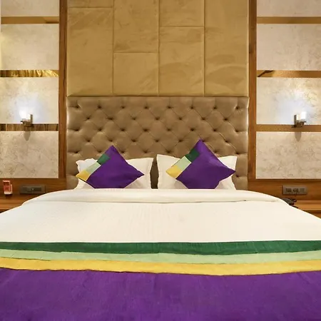 Treebo Premium Savera Inn-3