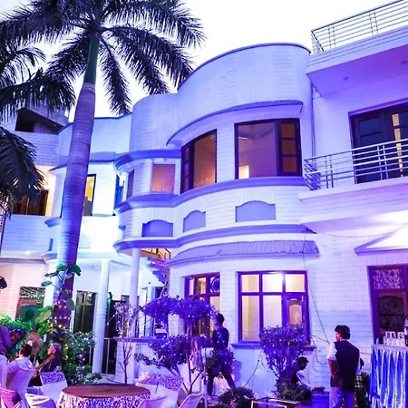 Hotel Unique House-3