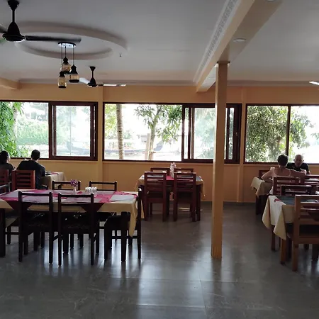 The Lake Paradise Boutique Resort-2