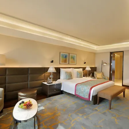 The Leela Ambience Convention Hotel Delhi-2