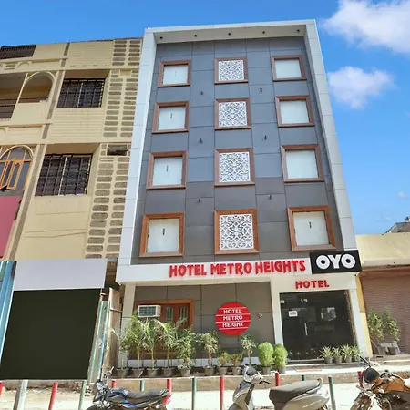 Hotel O Metro Height'S Near Nangloi Railway Metro Station-2