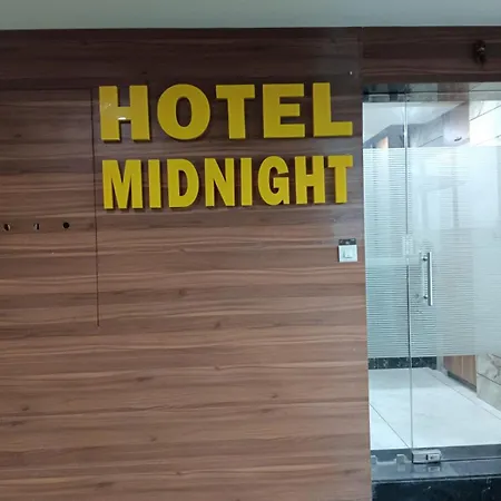 Hotel Midnight-3