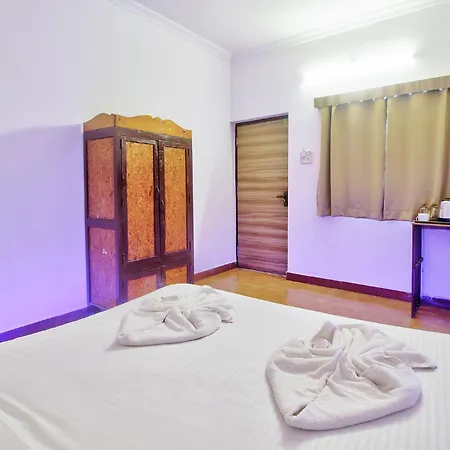 Fabhotel Pleasure Inn-3