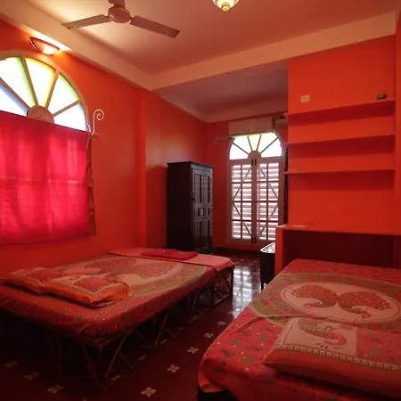 Holi-Wood Guesthouse-2