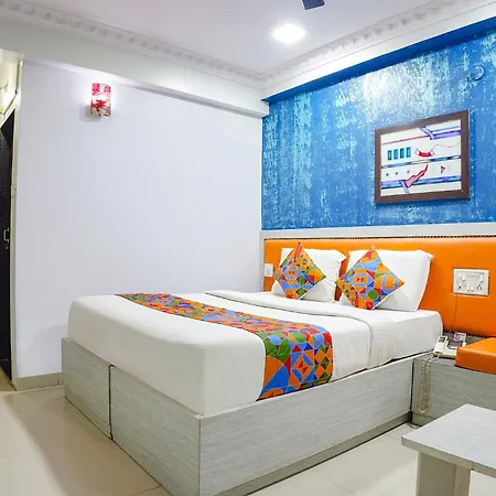 Fabhotel Backstreet-2