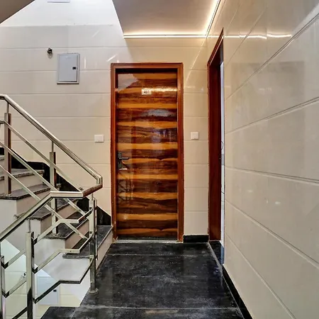 Hotel O Metro Height'S Near Nangloi Railway Metro Station-3