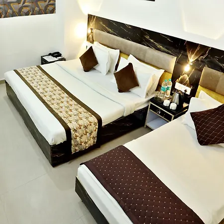 Hotel Popular Suites Delhi Airport-3