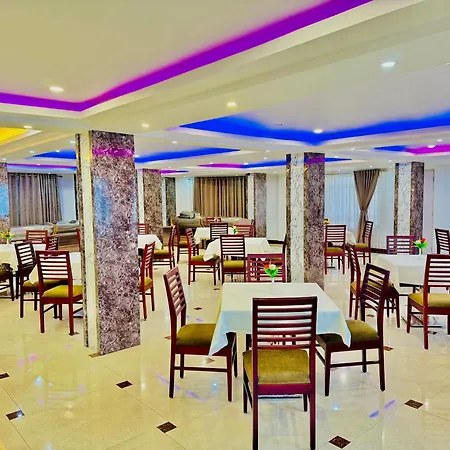 Hotel La Vista Near Railway Station Darjeeling-2