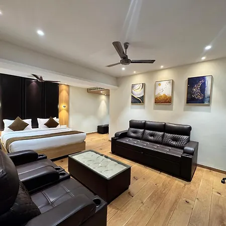 Hotel Touchwood-3