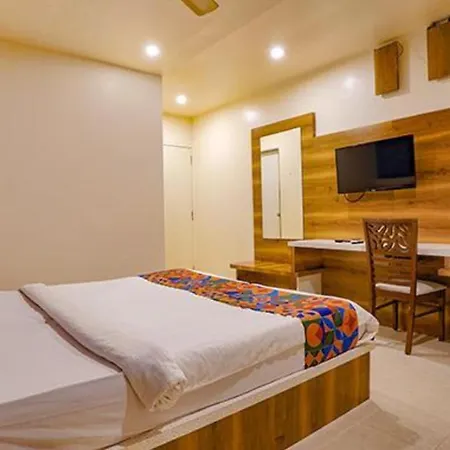 Fabhotel Veera Residency - Nr Airport-2