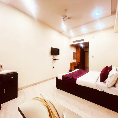 Hotel Lagoona And Banquet Hall Near D Mall , Pacific Mall Nsp Pitampura-3