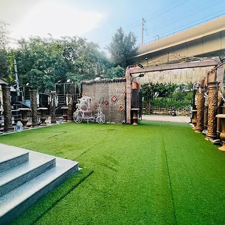 Hotel Lagoona And Banquet Hall Near D Mall , Pacific Mall Nsp Pitampura-2