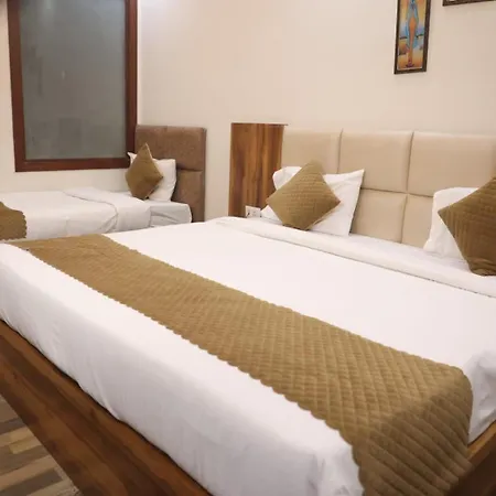 Hotel Taj Sarovar-3