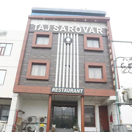 Hotel Taj Sarovar-2