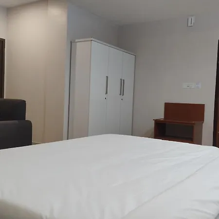 Gateway Airport Hotel-3