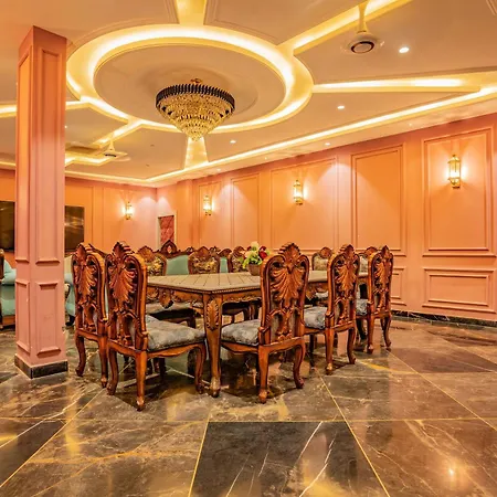 Tripli Hotels White Manor-3