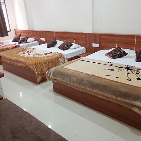 Hotel Barsana Palace, Near Mahakal Temple- 200 Meter-3