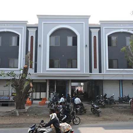 Hotel Rrr Palace-3