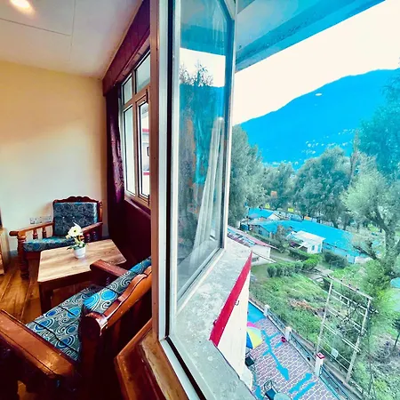 Hotel Outtown Manali - #Near Mall Road #Premium Rooms #Parking #Lift #Open Terrace #Cafe #Guest Preferred-3