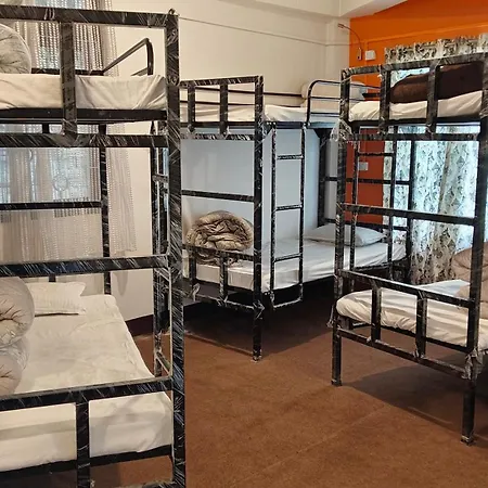 Hotel Sakura Mountain View 5 Mins From Darjeeling Railway Station-3