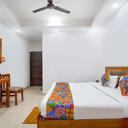 Fabhotel Frolic Luxury Stay-3