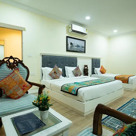 Tripli Hotels White Manor-2