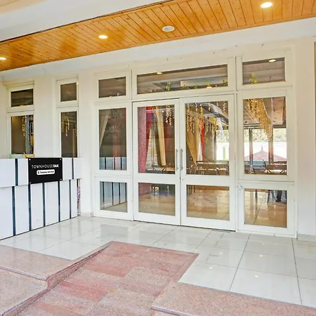 Townhouse Oak Isbt Formerly The Hotel Horizon-3