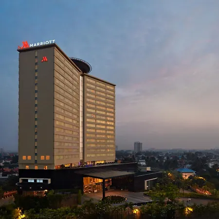 Kochi Marriott Hotel, Lulu International Shopping Mall-3