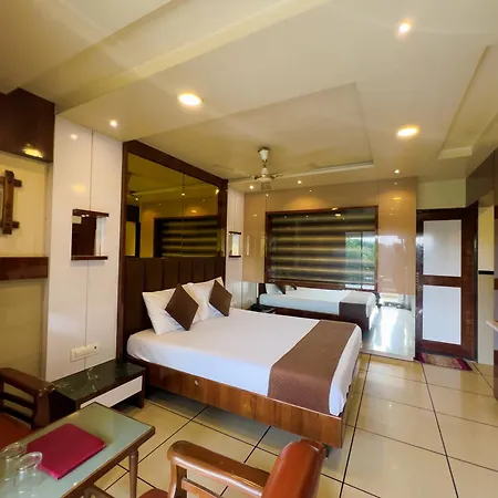 Hotel Dwaraka-2