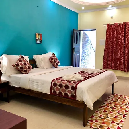 Shanu'S Seaside Inn - A Family-Run Guesthouse Just 100 Metres From Candolim Beach-3