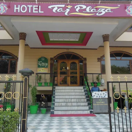 Hotel Taj Plaza, Just A 5-Minute Walk From The Taj Mahal 600 Meters-2