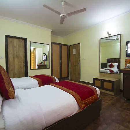 Capital O 2382 Hotel White House Continental-3