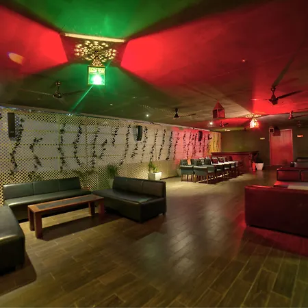 Goldfinch Hotel Mumbai-2
