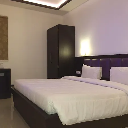 Hotel Love Kush-2