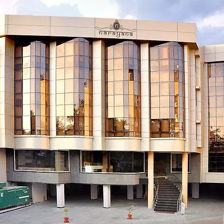 Fabhotel Shree Narayana-2