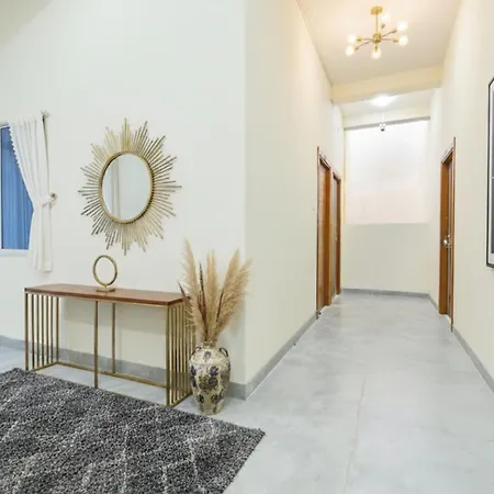 Fabhotel Grand Embassy-3