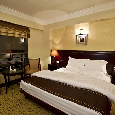Hotel Gargee Grand-3