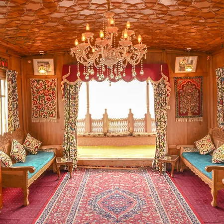 Golden Flower Heritage Houseboat-3
