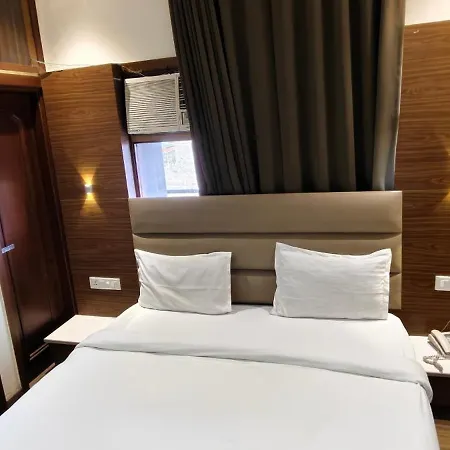 Hotel Aura Grand By Levelup Hotels-2