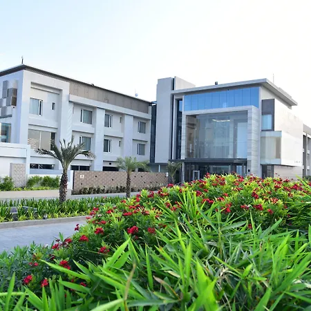 Ramada By Wyndham Gandhidham Shinay-3