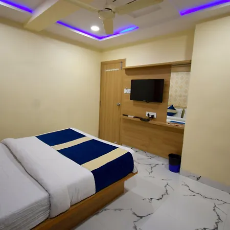 Hotel Midnight-2