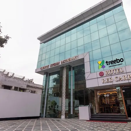 Treebo Empire Red Carpet-2